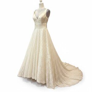 Justin Alexander Style 8824 Wedding Dress Ivory Lace Satin A-Line Gown Size 10